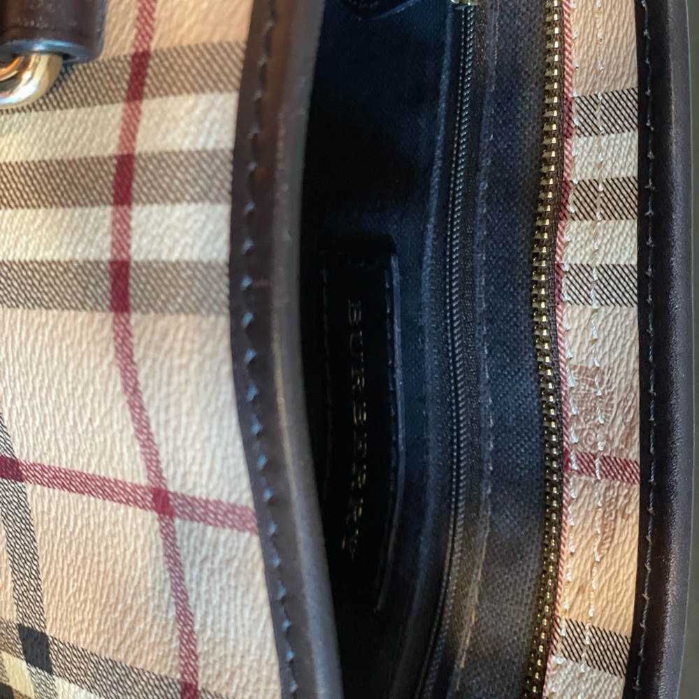 Authentic Burberry Haymarket Check Medium Regent Tote. Used twice. No damages - Picture 7 of 10